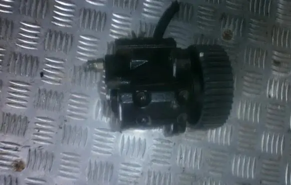 Fuel injection high pressure pump