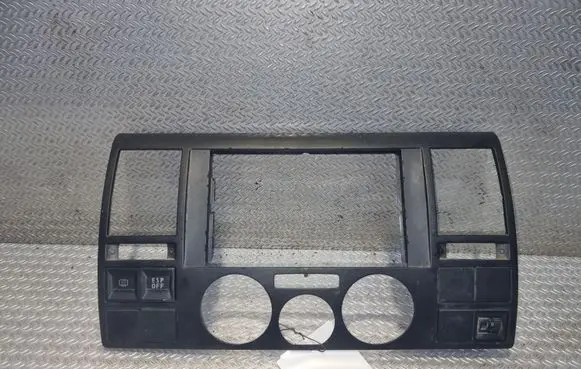 Radio/GPS head unit trim