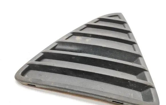Ford Focus Front bumper lower grill BM5117K946A D2A3B