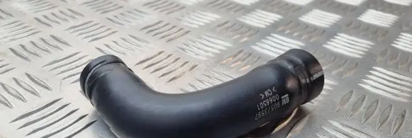 Opel Astra G Breather hose/pipe 90573597