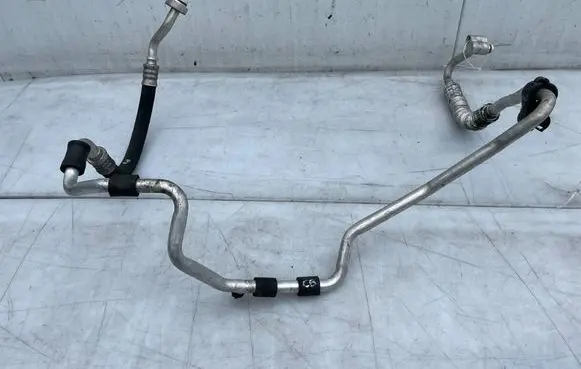 Volkswagen Golf V Air conditioning (A/C) pipe/hose 1K0820743CB