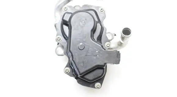 Volkswagen Golf VII EGR valve 04L131501S