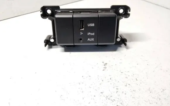 Hyundai Santa Fe USB socket connector 202008220 981202B000