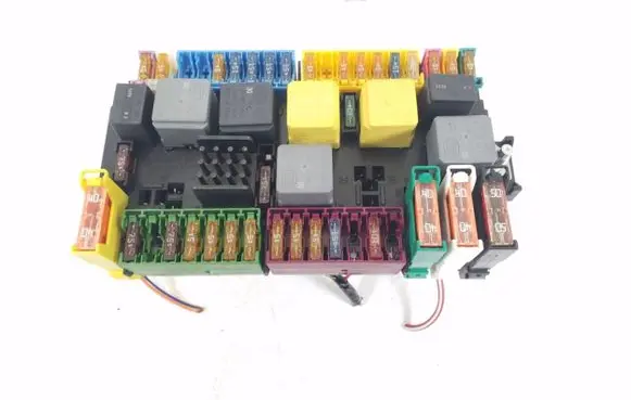 Mercedes-Benz B W246 W242 Fuse module A2429060100