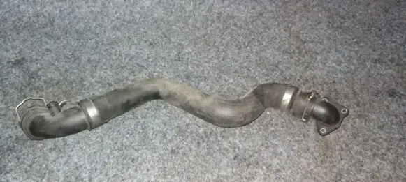 Volkswagen Golf IV Engine coolant pipe/hose