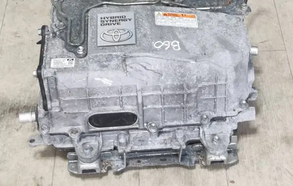 Toyota Yaris Voltage converter inverter G920052033 G920152013