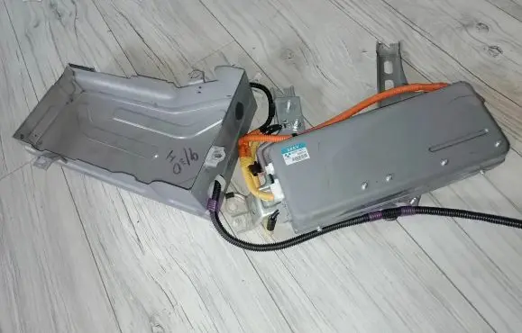Lexus RX 330 - 350 - 400H Voltage converter/converter module G9250-48011
