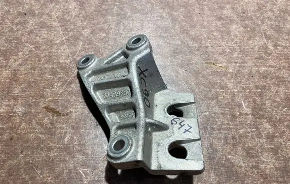 Volvo XC90 Front differential bracket 31439850