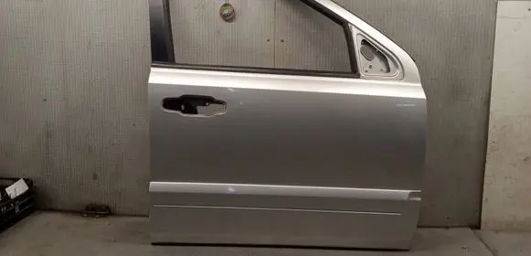 KIA Sorento Front door 