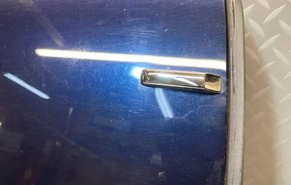 Aston Martin DB9 Front door trim (molding) 4G43-018K28-AG