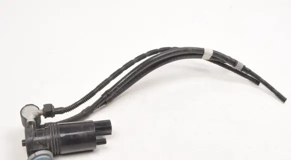 Volvo V40 Windscreen/windshield washer pump 1026810001
