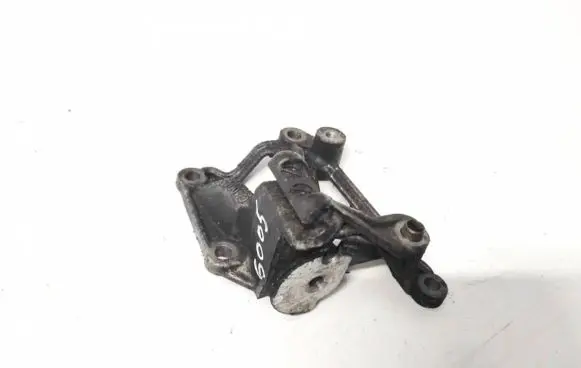 Citroen DS3 Engine mounting bracket 9676870780