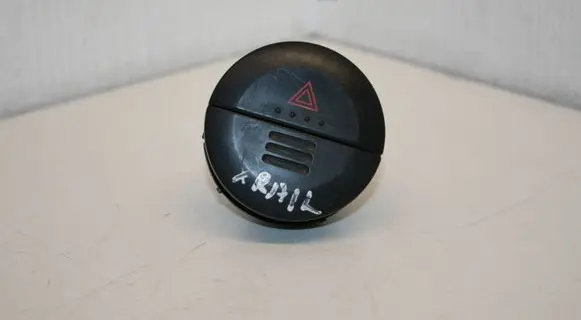 Nissan X-Trail T30 Hazard light switch 06016