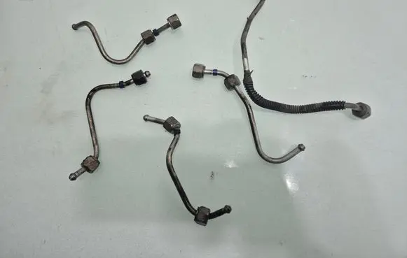 Mazda CX-7 Fuel injector supply line/pipe 