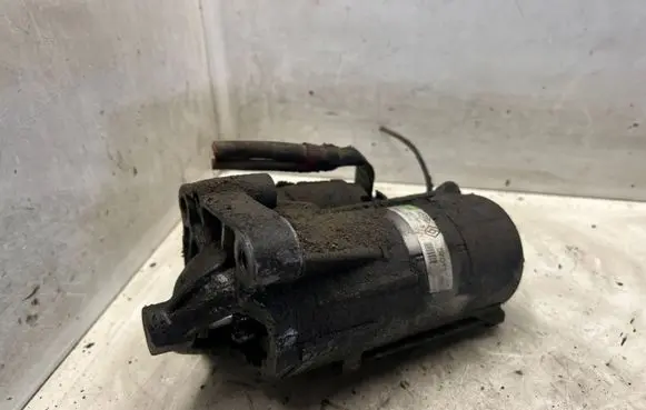 Renault Master II Starter motor 8200634603