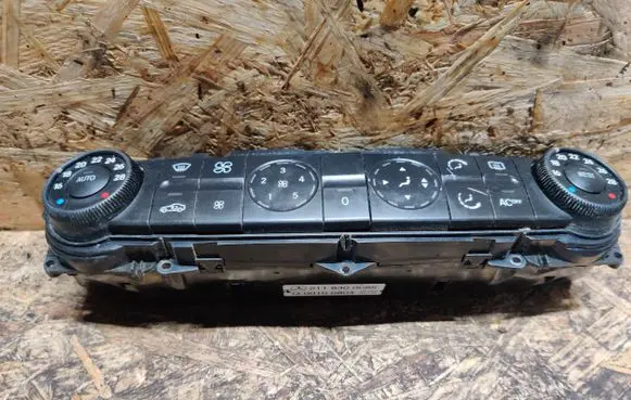 Mercedes-Benz E W211 Climate control unit 2118300085