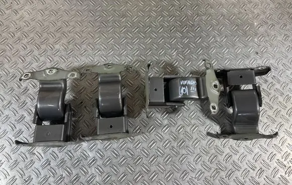 Opel Vivaro Rear door hinge set 90418626R