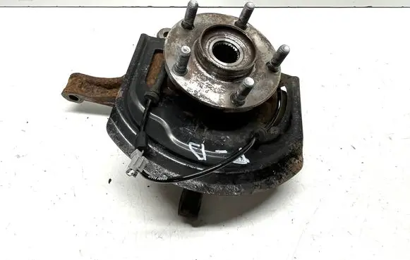 Nissan Qashqai Front wheel hub spindle knuckle 