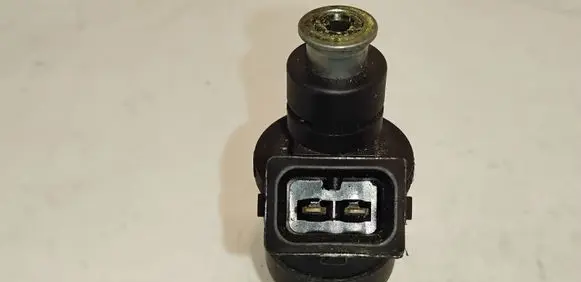Audi A6 S6 C5 4B Fuel injector 078133551AC