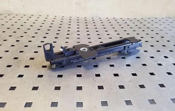 Audi Q7 4L Seat belt adjustment rail 8E0857833G