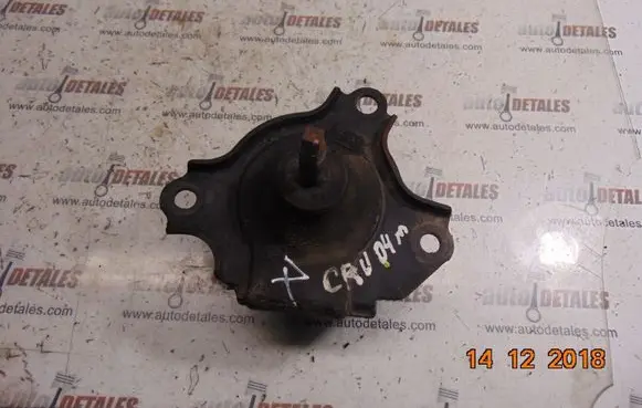 Honda CR-V Engine mounting bracket