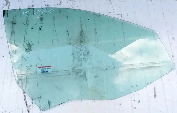 Fiat Stilo Front door window glass four-door