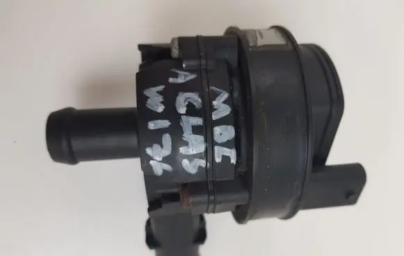 Mercedes-Benz A W176 Electric auxiliary coolant/water pump A0005000686