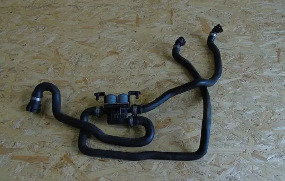 BMW 7 E65 E66 Coolant heater control valve 6906652