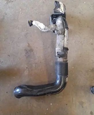 Ford C-MAX I Intercooler hose/pipe 3M519A673HF