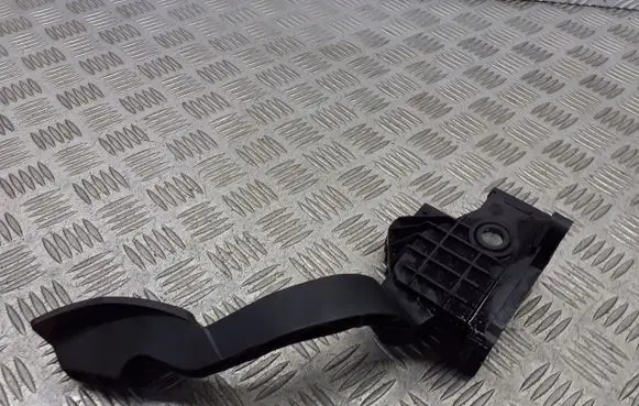 Opel Corsa D Accelerator pedal position sensor 55702020