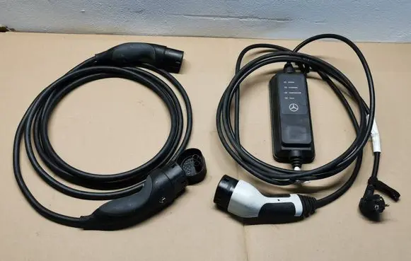 Mercedes-Benz C W205 Electric car charging cable A0005837603