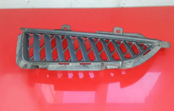 Mitsubishi Grandis Front bumper upper radiator grill MN145455