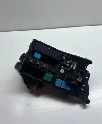 Lexus GS 300 350 430 450H Fuse module 8921130020