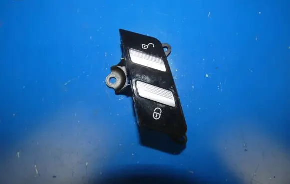 Mercedes-Benz S W221 Central locking switch button A2218213151