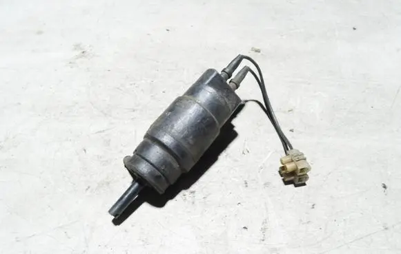 BMW 3 E36 Windscreen/windshield washer pump 1391358
