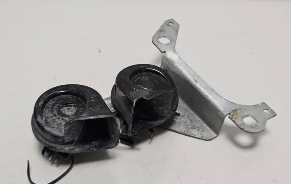 BMW 1 E82 E88 Horn signal 024148 7192551 6033FB1899
