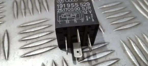 Volkswagen Golf III Other relay 191955529 25170000