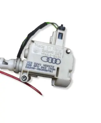 Audi A3 S3 8P Fuel tank cap lock motor 8P0862153A 3B0959781