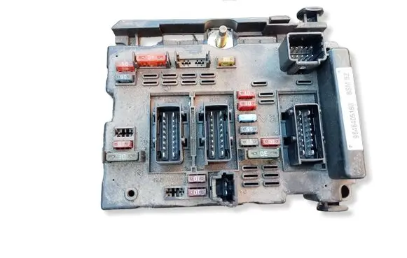 Peugeot 307 Fuse module 9646405180 BSMB2 140502