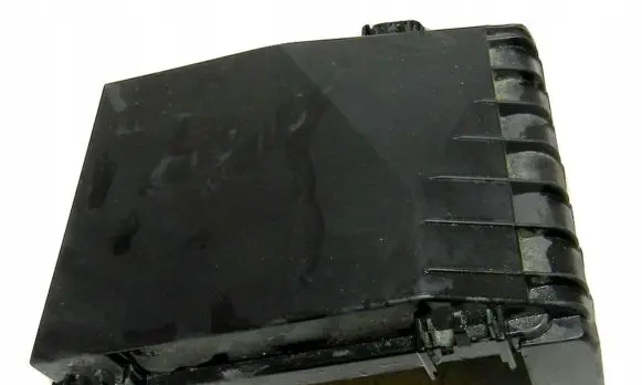 Volkswagen Golf V Fuse box cover 1K0937132D