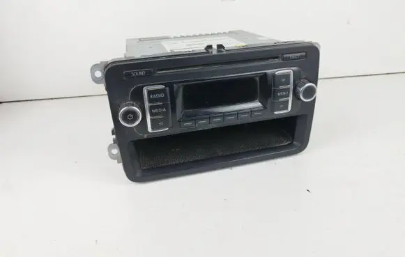 Volkswagen Caddy Radio/CD/DVD/GPS head unit 5K0035156A CQJV1876AE RCD210MP3