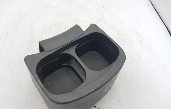 Cup holder front