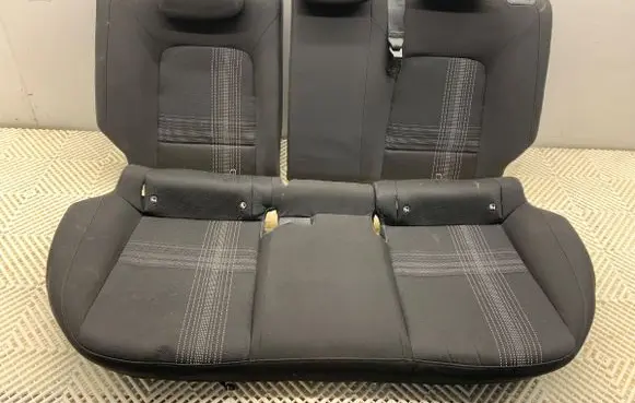 Hyundai i20 (BC3 BI3) Second row seats 