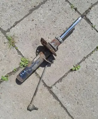 Skoda Octavia Mk2 (1Z) Front shock absorber/damper 1T0413031FL