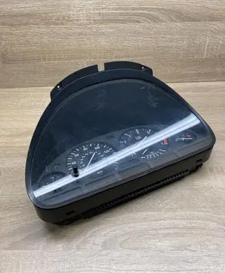 BMW 5 E39 Speedometer (instrument cluster) 6907016 110008735 MPH