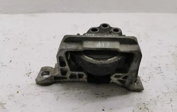 Ford Focus Engine mount vacuum valve 