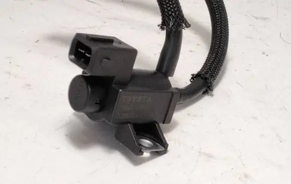 Lexus IS 220D-250-350 Vacuum valve 258600R010 72828606