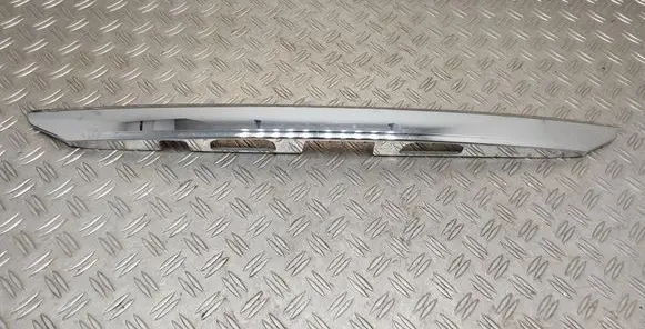 Toyota Yaris Trunk door license plate light bar 768010D190
