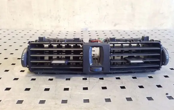 BMW 3 F30 F35 F31 Dash center air vent grill 9218552
