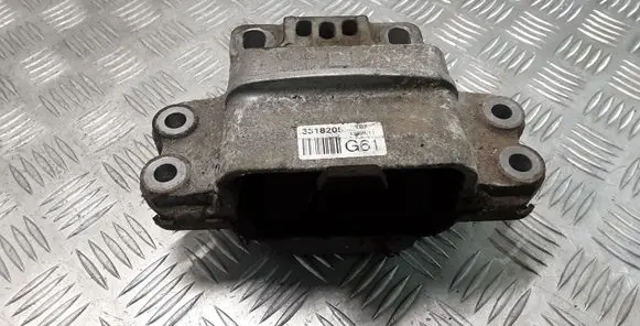 Skoda Octavia Mk2 (1Z) Engine mount bracket 1K0199555